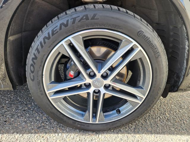 Used 2018 Audi SQ5 Premium Plus w/ Navigation Package image 22