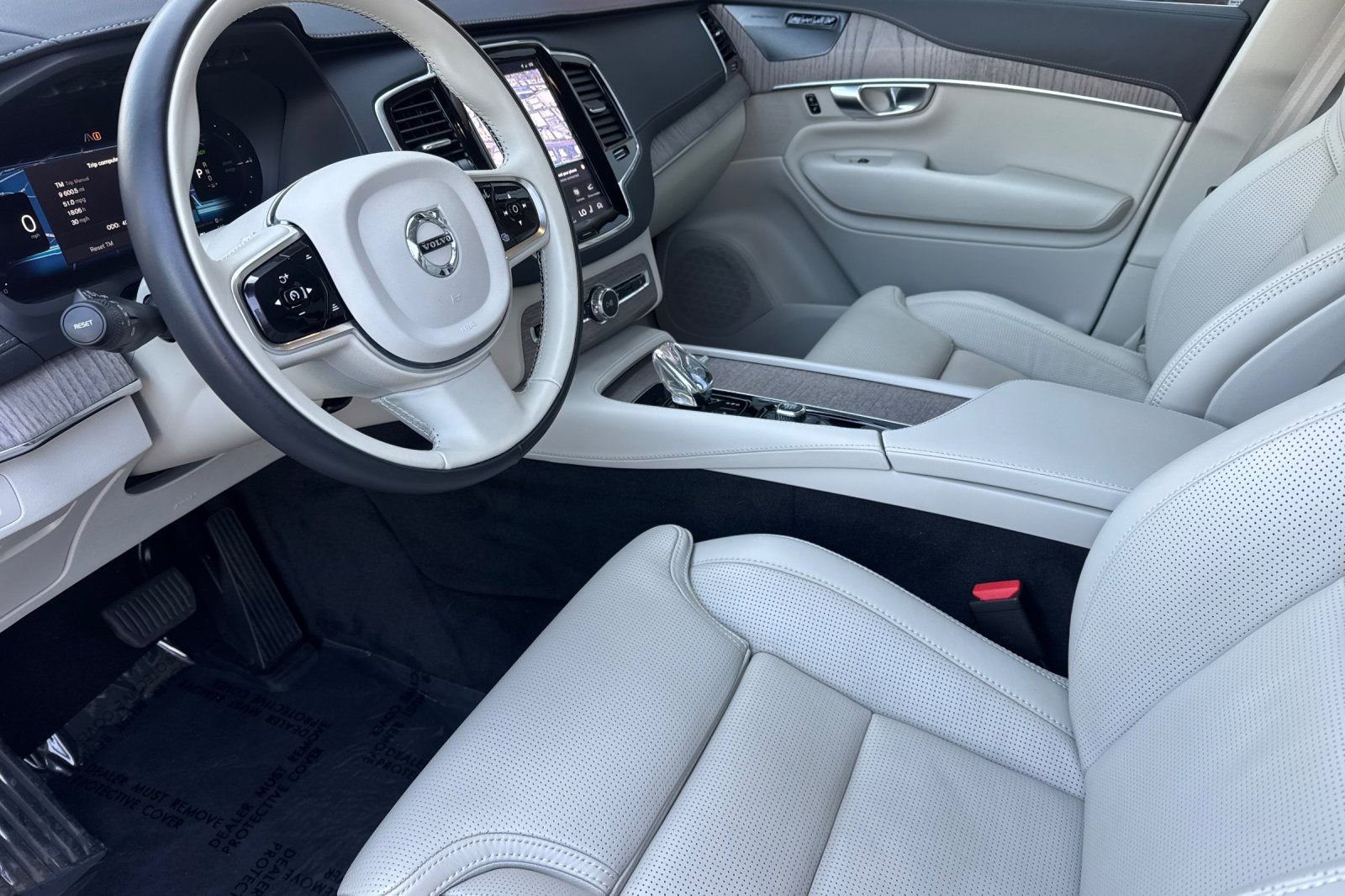 Used 2023 Volvo XC90 T8 Ultimate AWD/4WD image 9