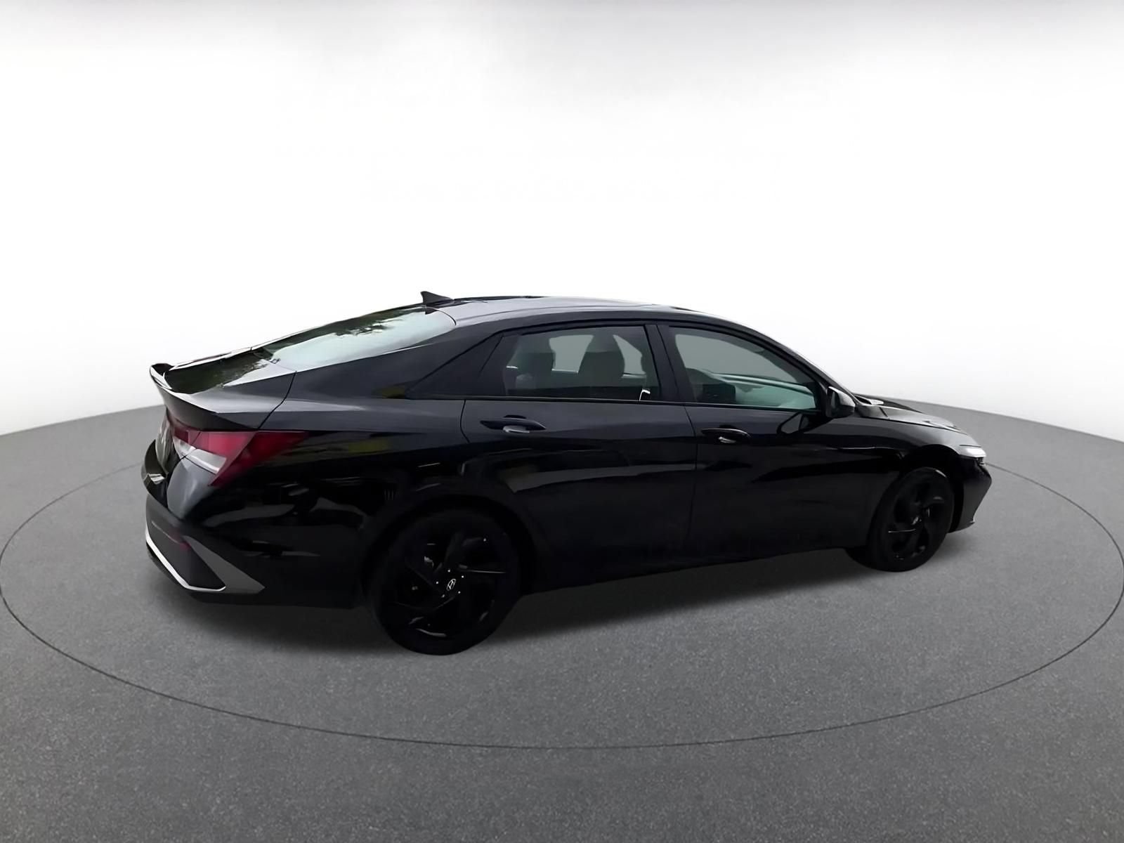Used 2026 Hyundai Elantra Sport FWD image 14