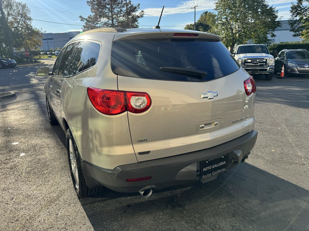 Used 2011 Chevrolet Traverse LTZ AWD/4WD image 7