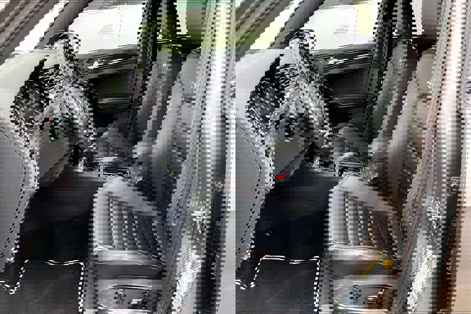 Used 2017 Volkswagen Golf R 4-Door image 7