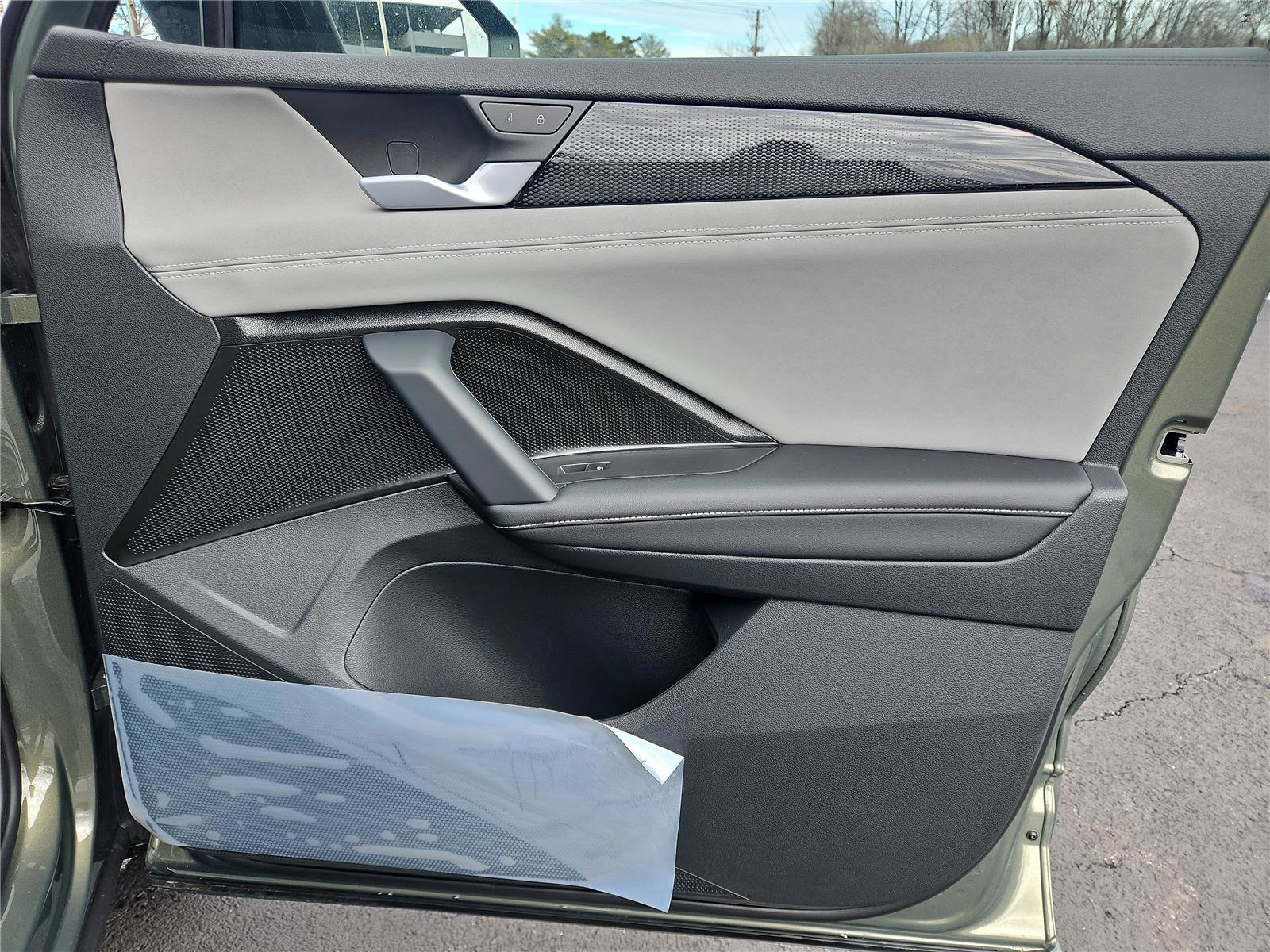 New 2026 Volkswagen Tiguan SE R-Line image 27