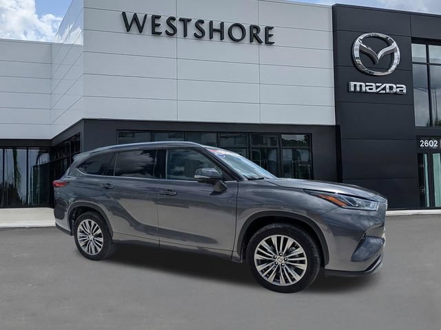 Used 2021 Toyota Highlander Platinum FWD image 1