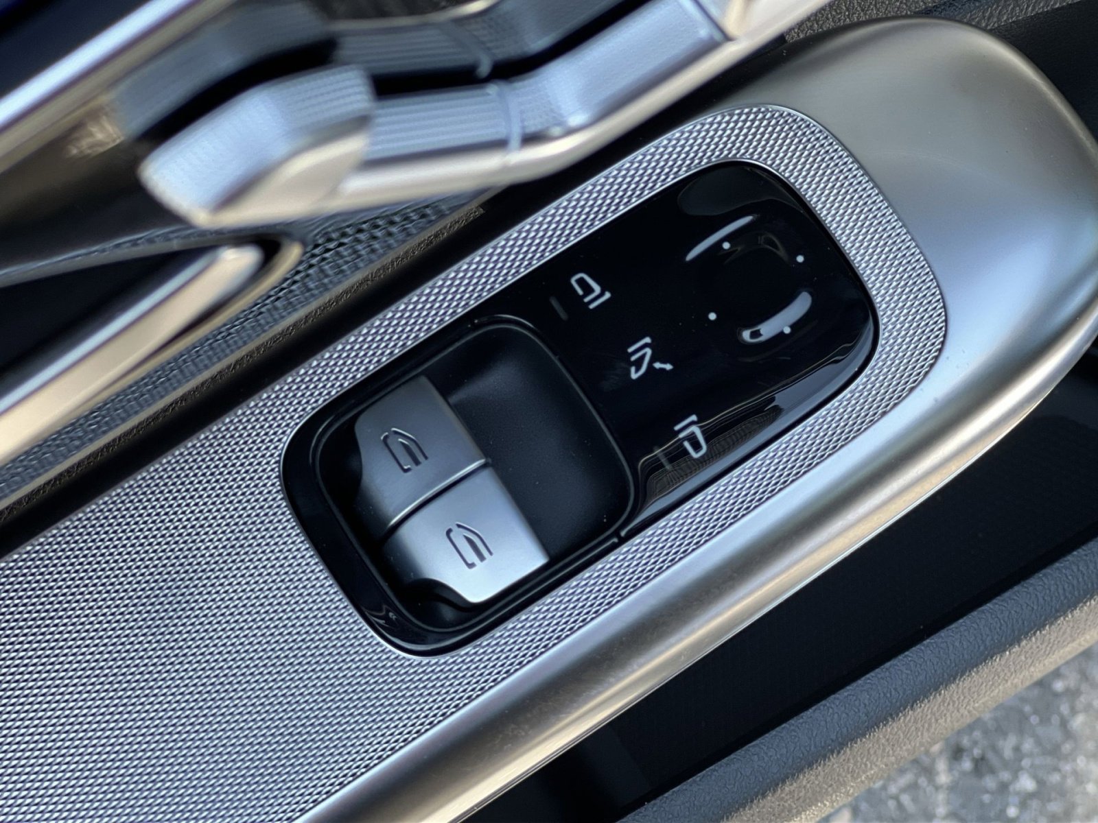 New 2025 Mercedes-Benz CLE 300 4MATIC Coupe image 13