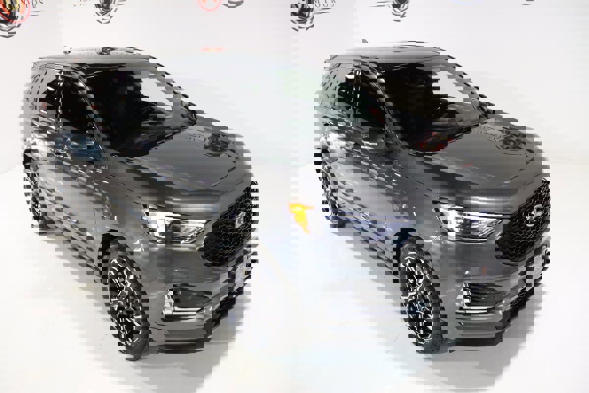 Used 2019 Ford Edge ST w/ Cold Weather Package image 9