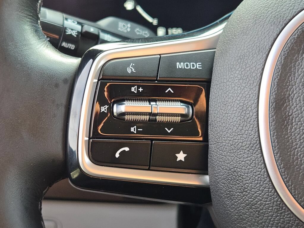 Used 2022 Kia Carnival SX Prestige FWD image 36