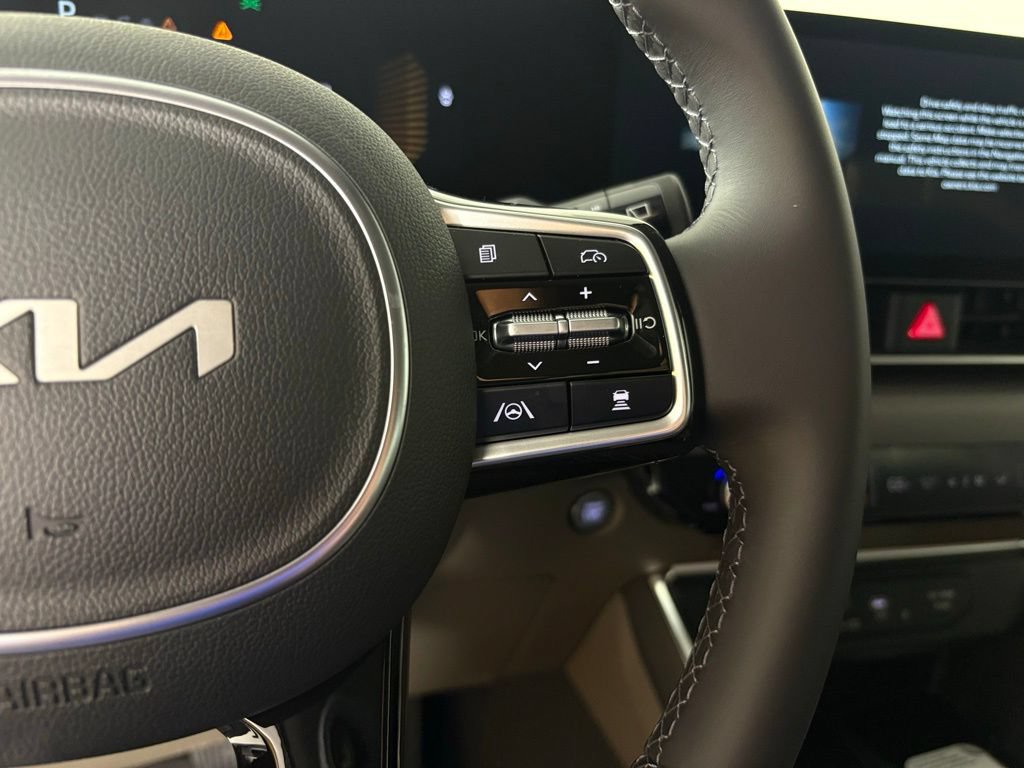 New 2026 Kia Carnival EX FWD image 21