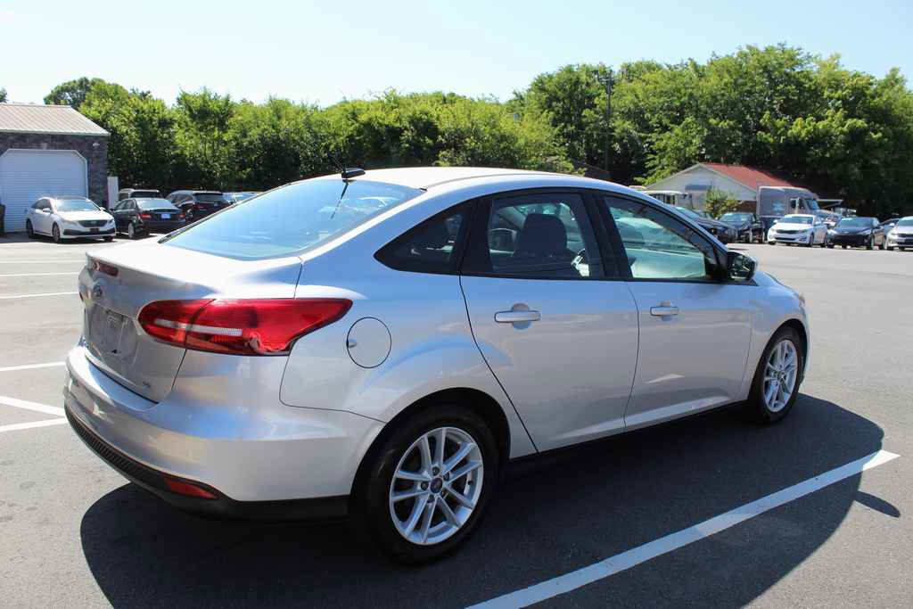 Used 2018 Ford Focus SE image 5