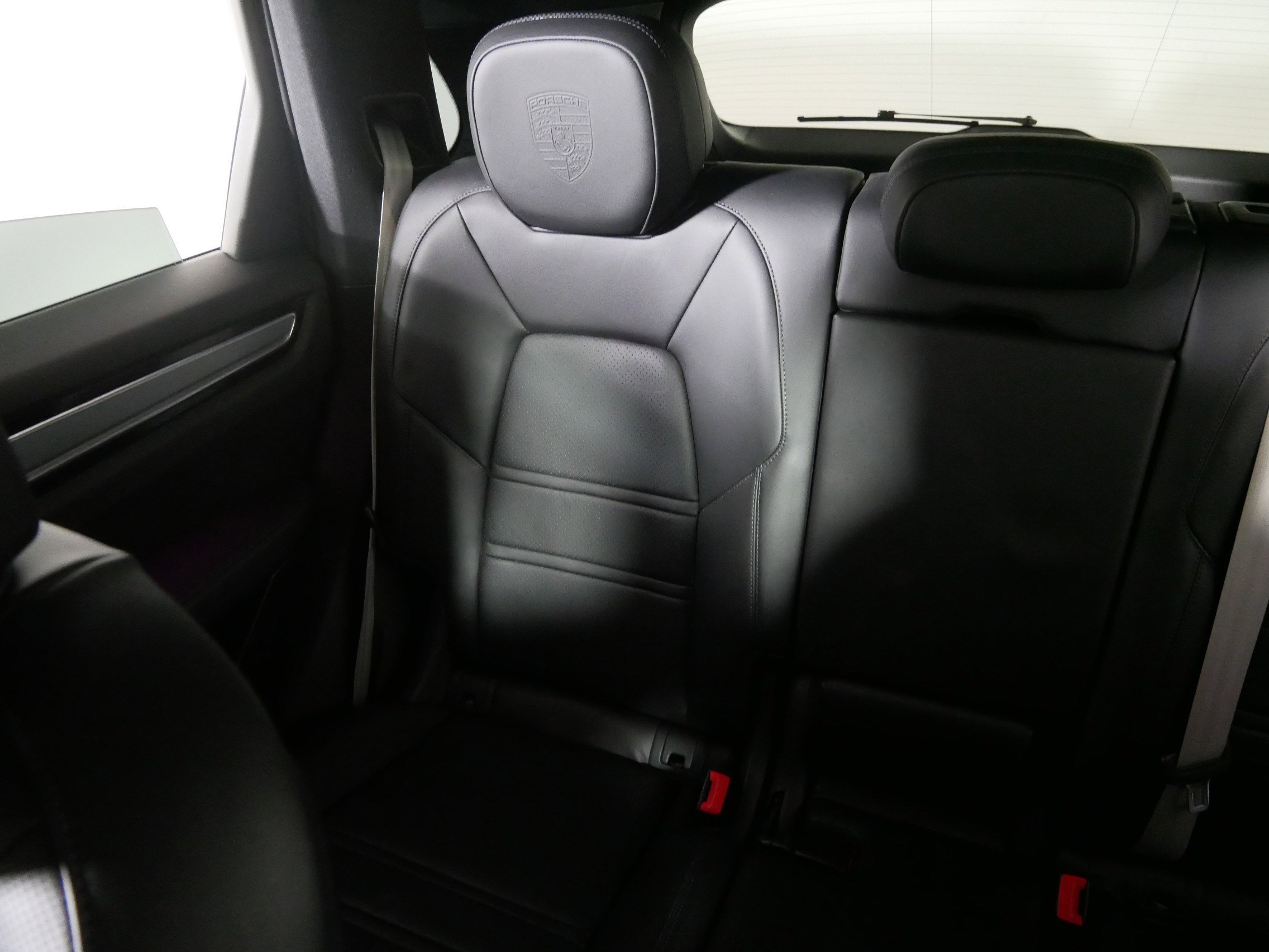 Used 2022 Porsche Cayenne Platinum Edition image 12