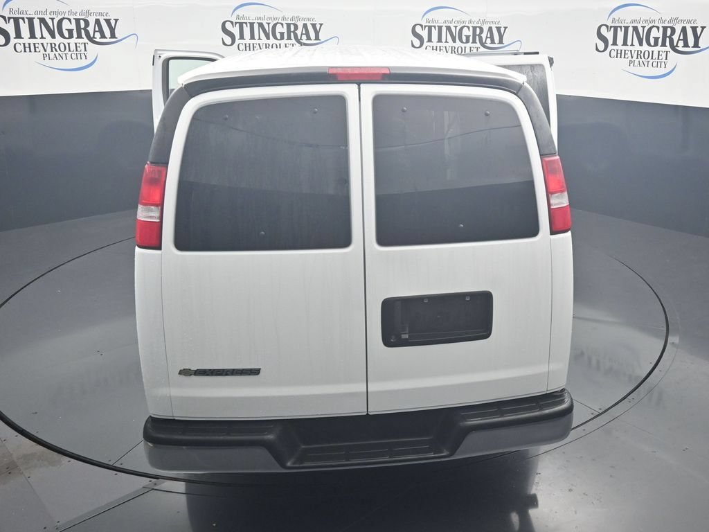 Used 2025 Chevrolet Express 3500 LT w/ LT Preferred Equipment Group RWD image 35