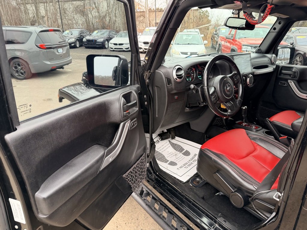 Used 2013 Jeep Wrangler Unlimited Sahara image 18