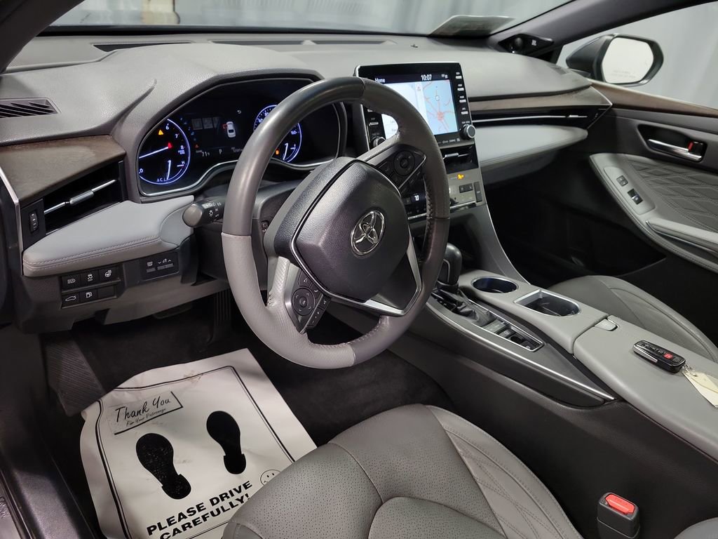 Used 2019 Toyota Avalon Limited image 13