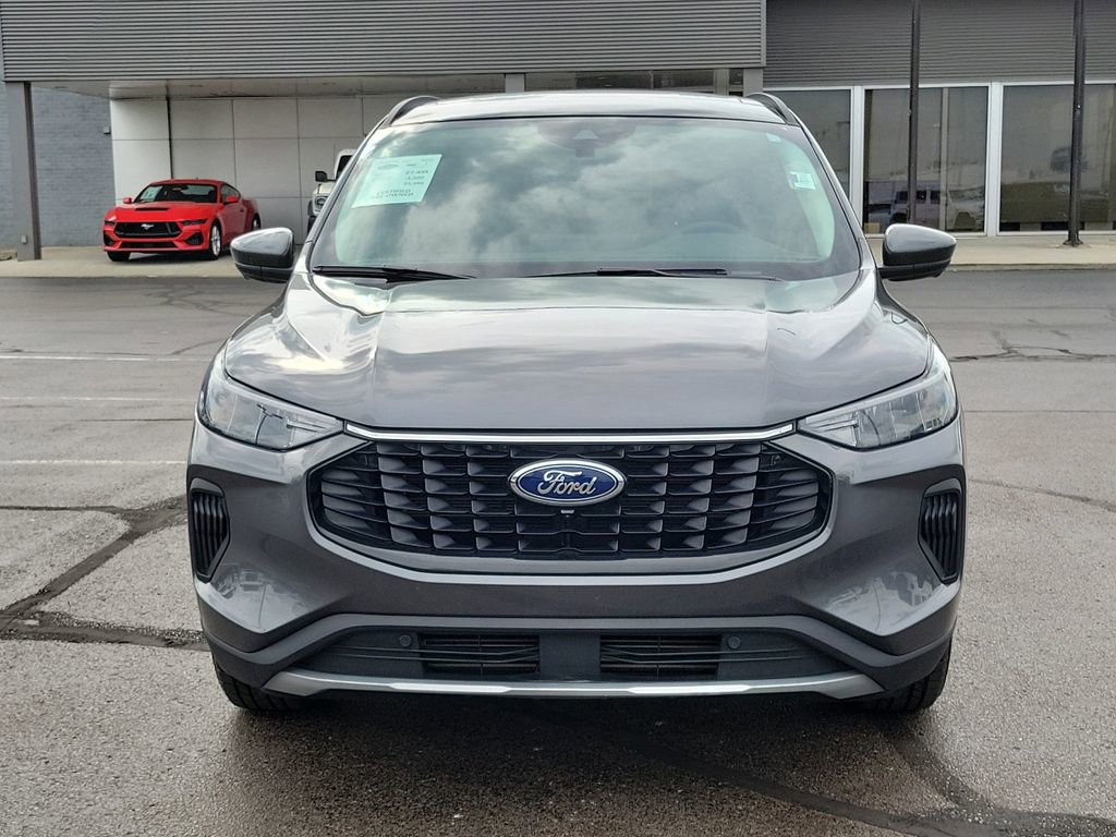 Certified 2023 Ford Escape Active w/ Tech Pack #2 AWD/4WD image 2