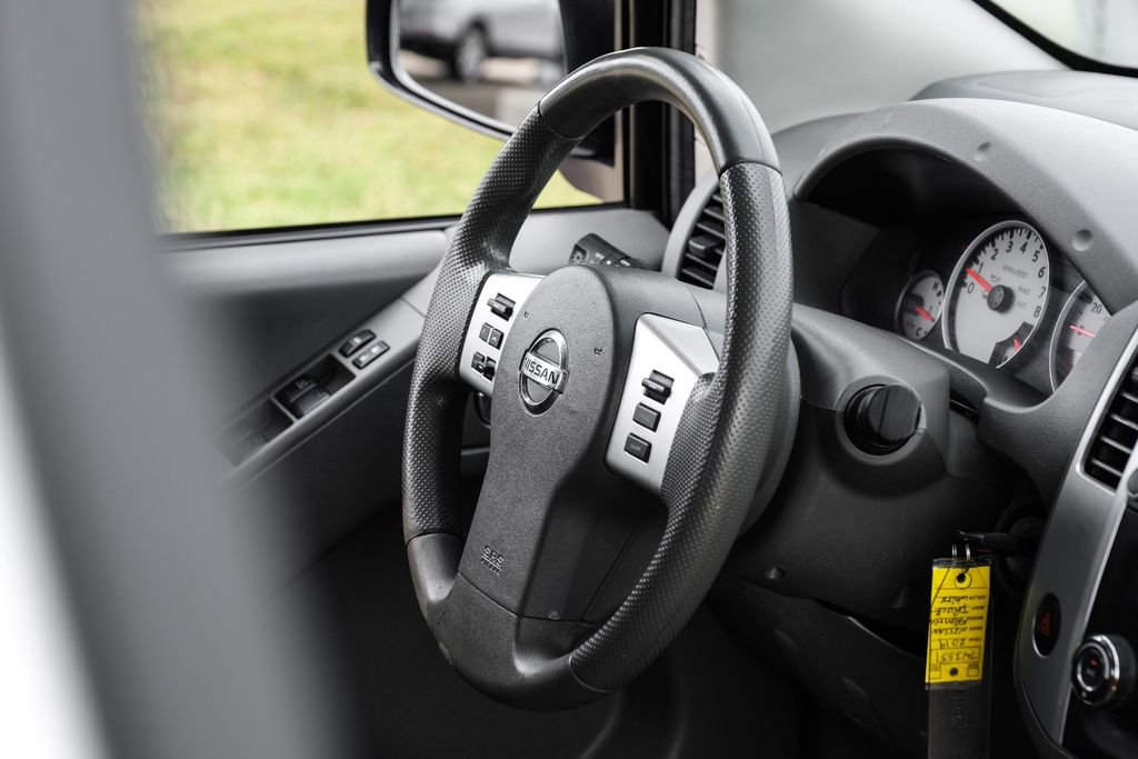 Used 2019 Nissan Frontier Desert Runner RWD image 11