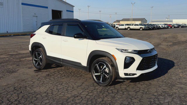 Certified 2022 Chevrolet TrailBlazer RS w/ Sun and Liftgate Package image 2