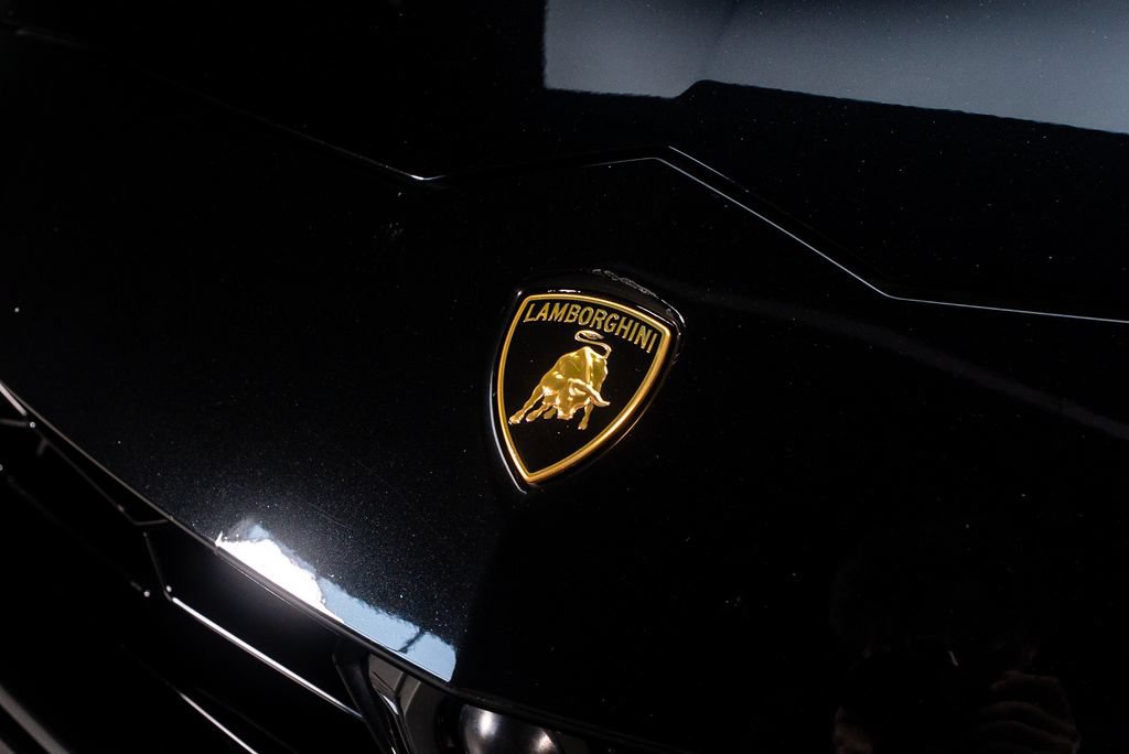 Used 2022 Lamborghini Urus AWD/4WD image 7