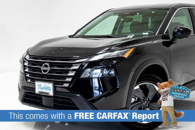 Used 2024 Nissan Rogue SV FWD image 2