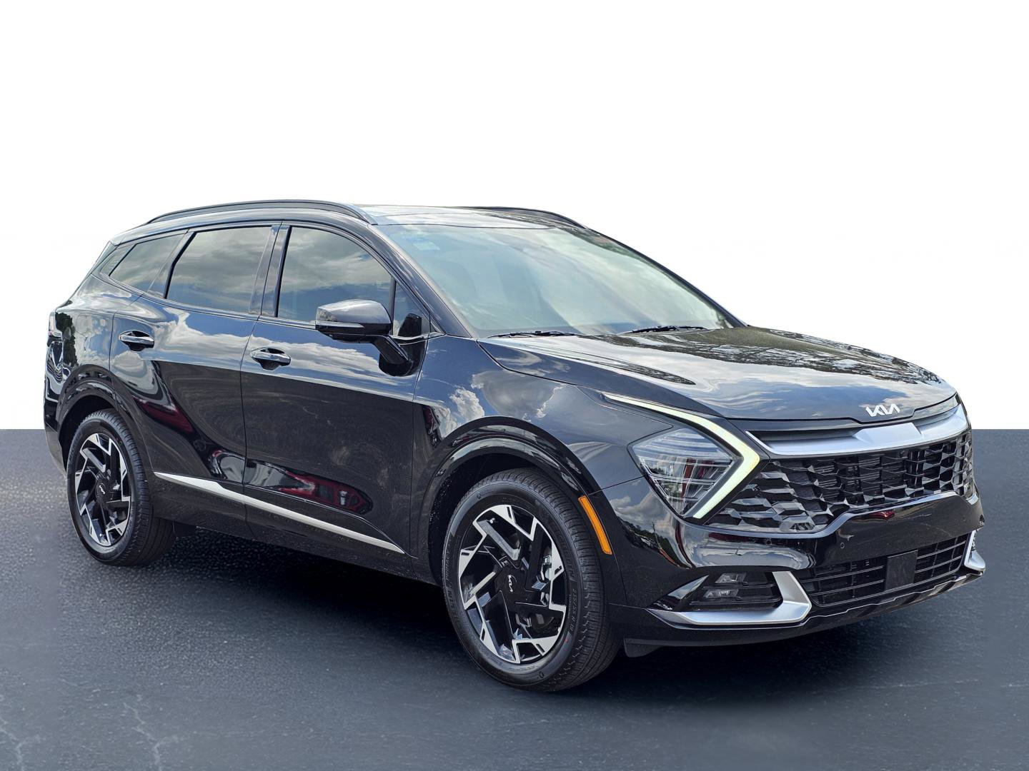Used 2025 Kia Sportage SX image 3