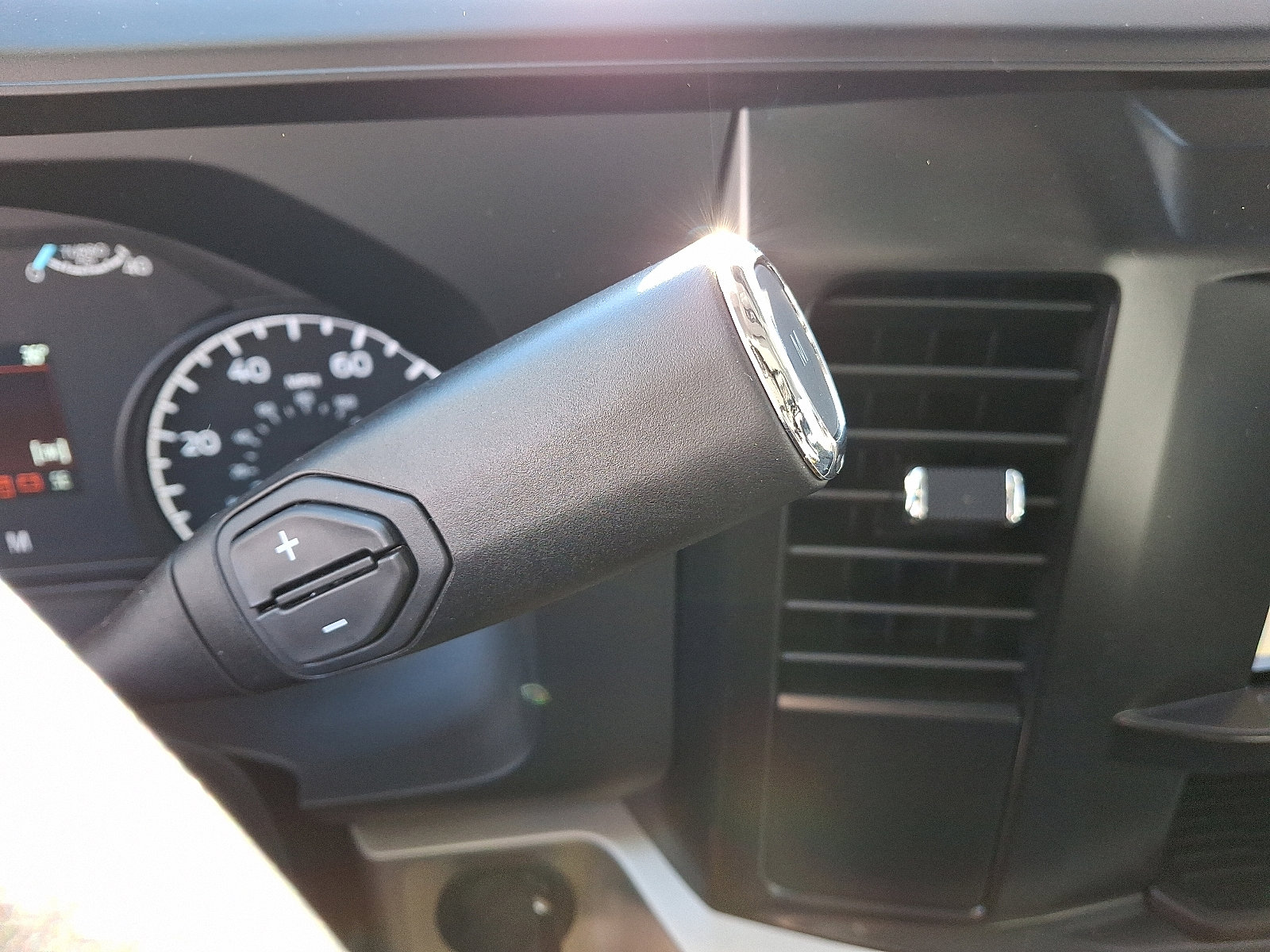 New 2025 Ford F550 4x4 Supercab Super Duty image 7