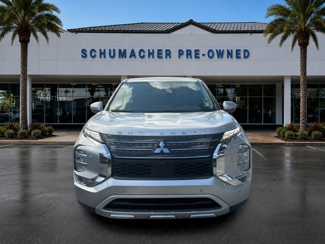 Used 2023 Mitsubishi Outlander SE AWD/4WD image 2