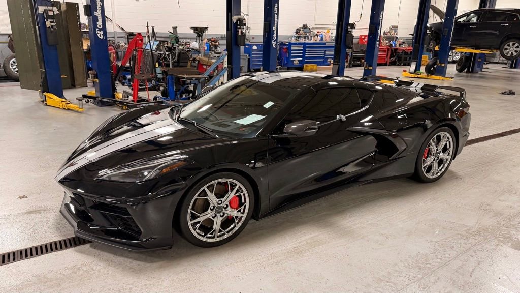 Used 2021 Chevrolet Corvette Stingray Premium Cpe w/ Z51 Performance Package image 4