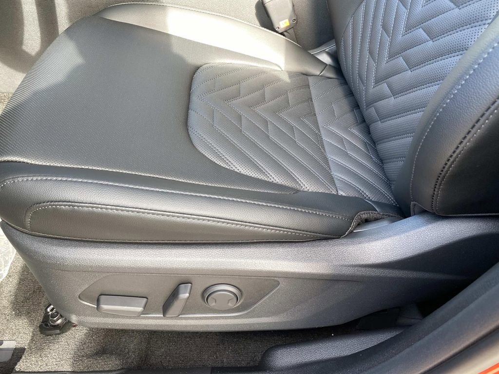 New 2026 Kia Sportage X-Line w/ X-Line Technology Package image 10