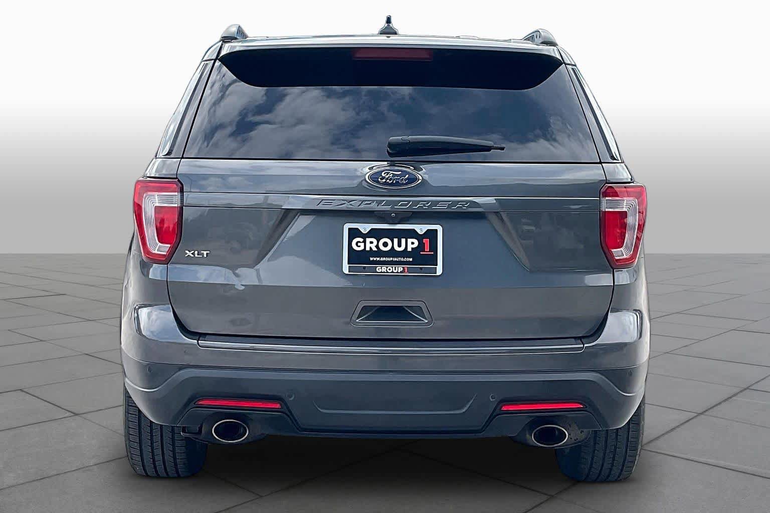 Used 2019 Ford Explorer XLT w/ Equipment Group 202A FWD image 5