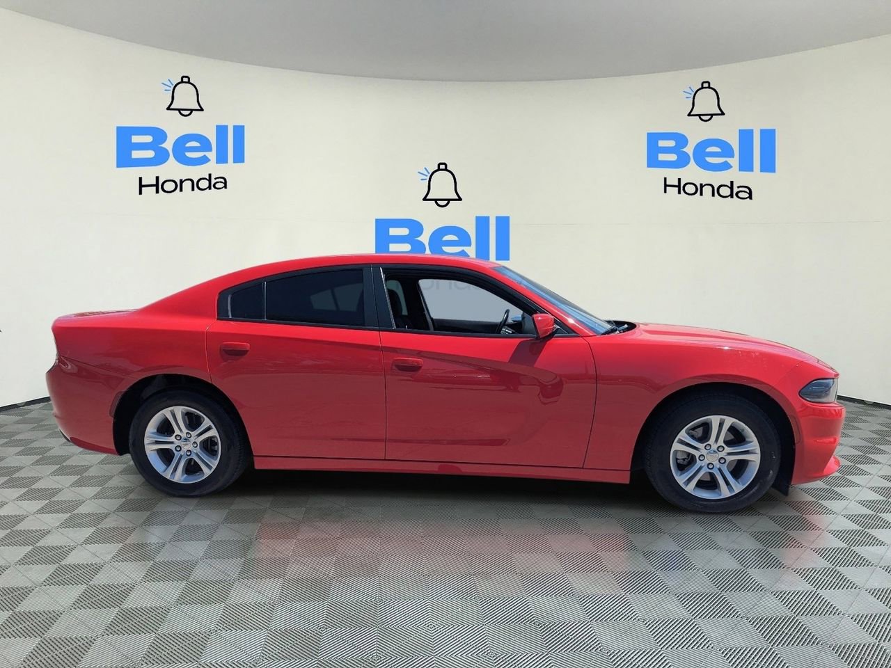 Used 2022 Dodge Charger SXT RWD image 5