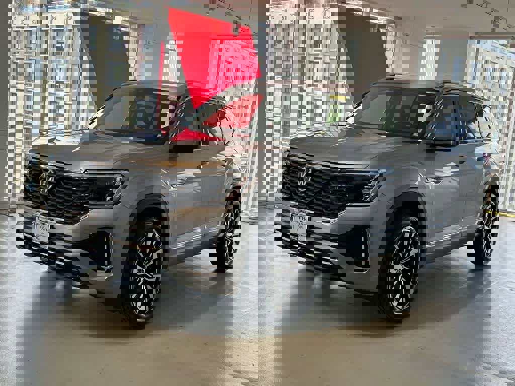 Certified 2025 Volkswagen Atlas SEL Premium R-Line