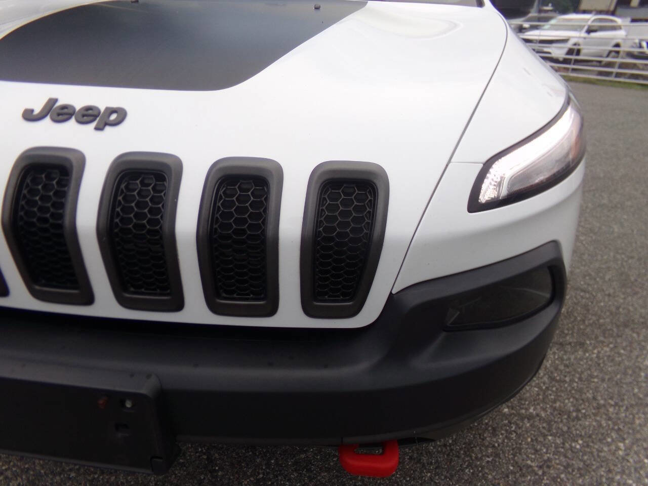 Used 2018 Jeep Cherokee Trailhawk w/ Cold Weather Group image 3