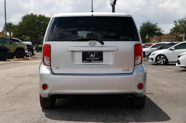 Used 2011 Scion xB FWD image 10