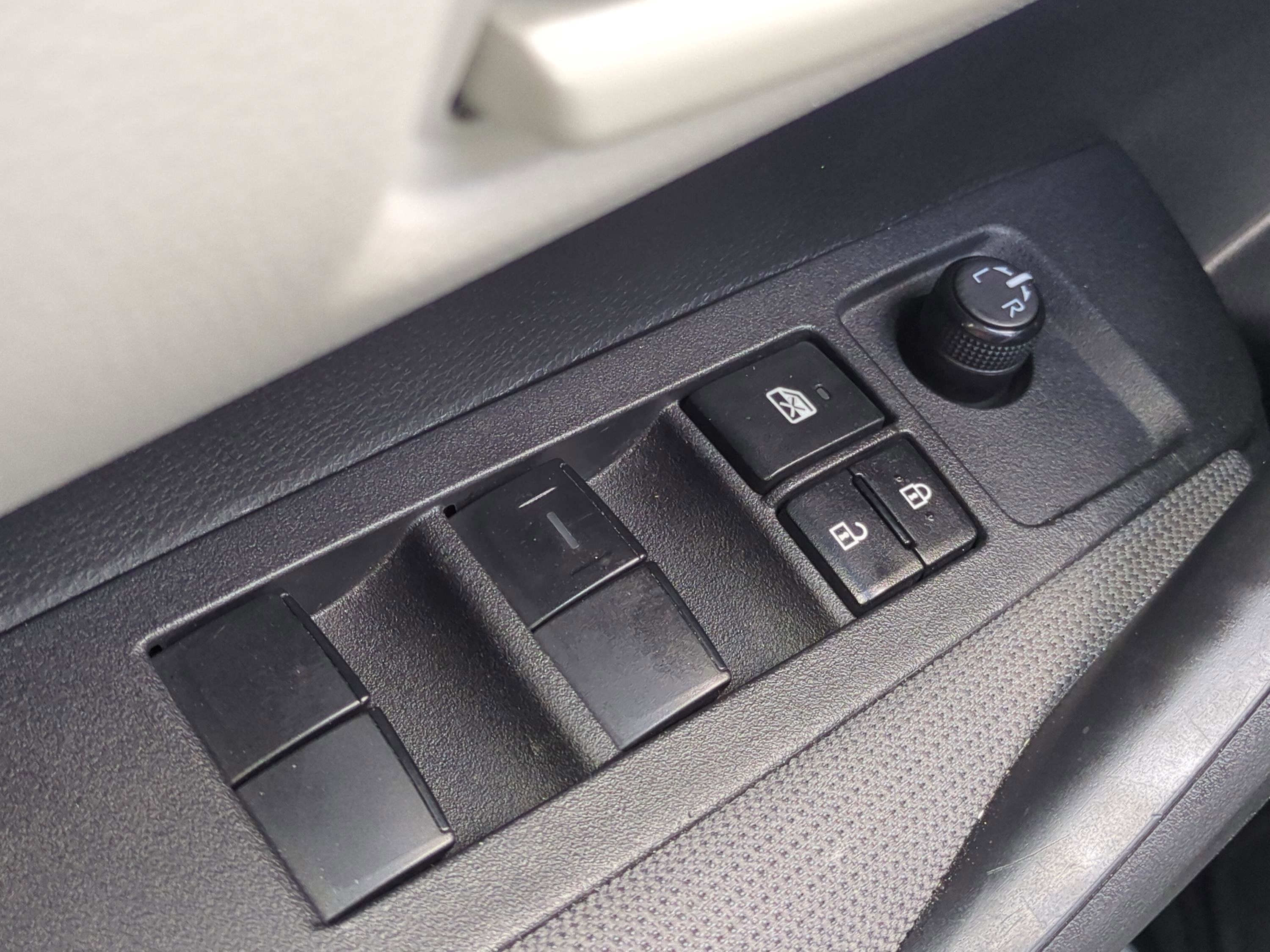 Used 2022 Toyota Corolla LE image 20