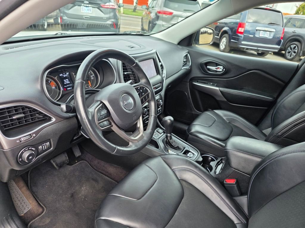 Used 2019 Jeep Cherokee Latitude Plus image 10