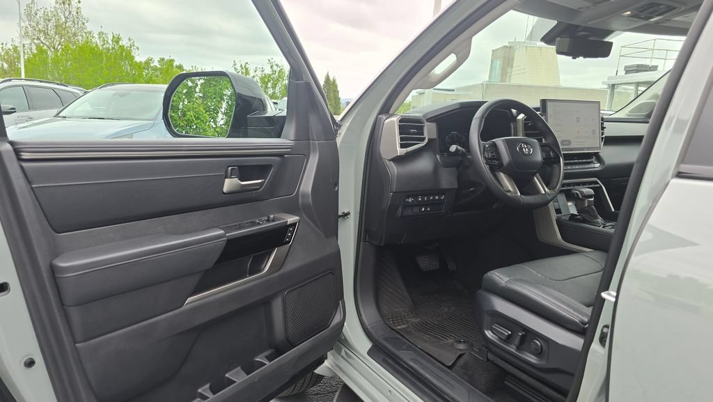 Used 2024 Toyota Tundra Limited AWD/4WD image 19