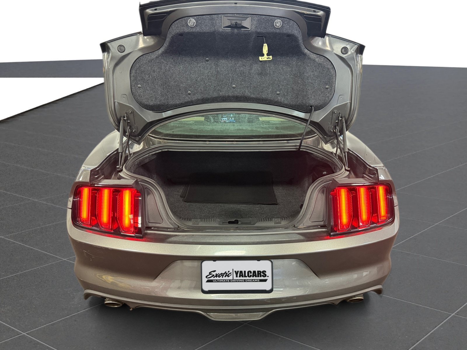 Used 2015 Ford Mustang GT Premium w/ Equipment Group 401A RWD image 26