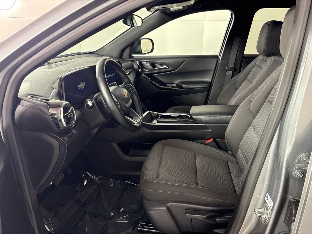 Used 2025 Chevrolet Equinox LT AWD/4WD image 24