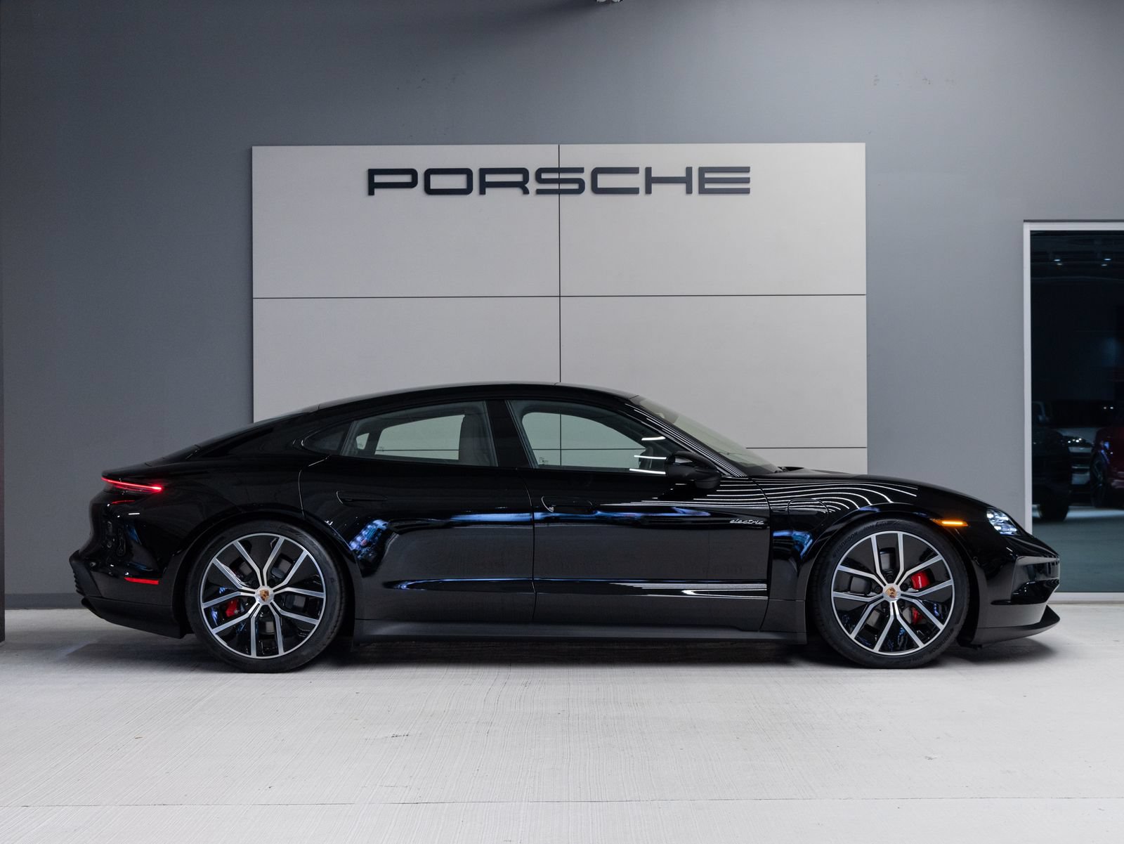 New 2026 Porsche Taycan 4S AWD/4WD image 8