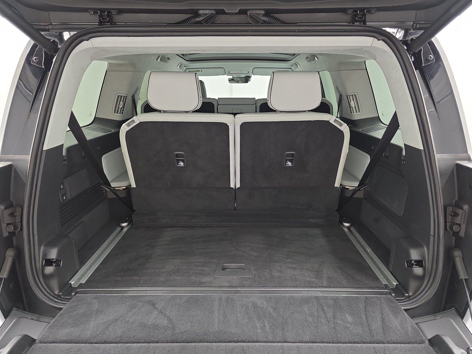 Used 2024 Rivian R1S Adventure AWD/4WD image 15