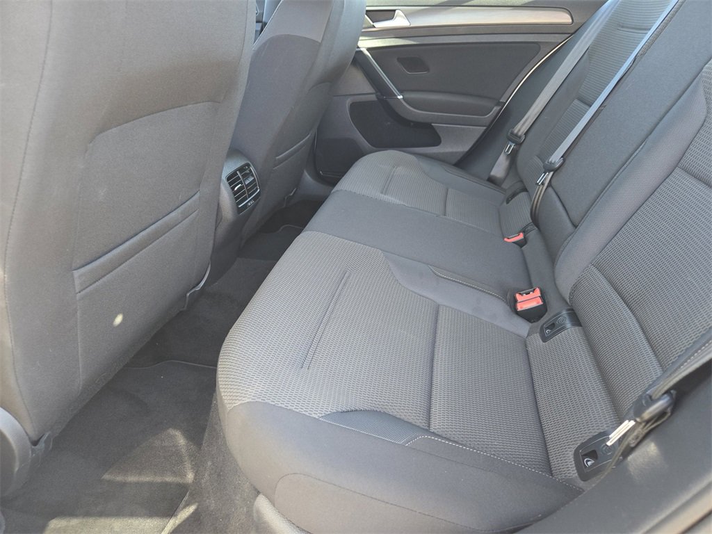 Used 2019 Volkswagen e-Golf SE w/ Driver Assistance Package image 29