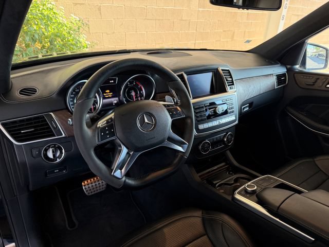 Used 2014 Mercedes-Benz GL 63 AMG 4MATIC w/ Accessory Chrome Package image 34