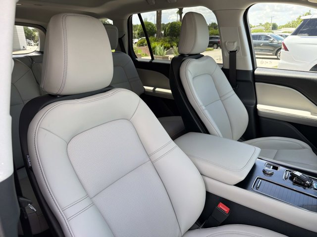 New 2026 Lincoln Aviator 2WD w/ Jet Appearance Package image 19