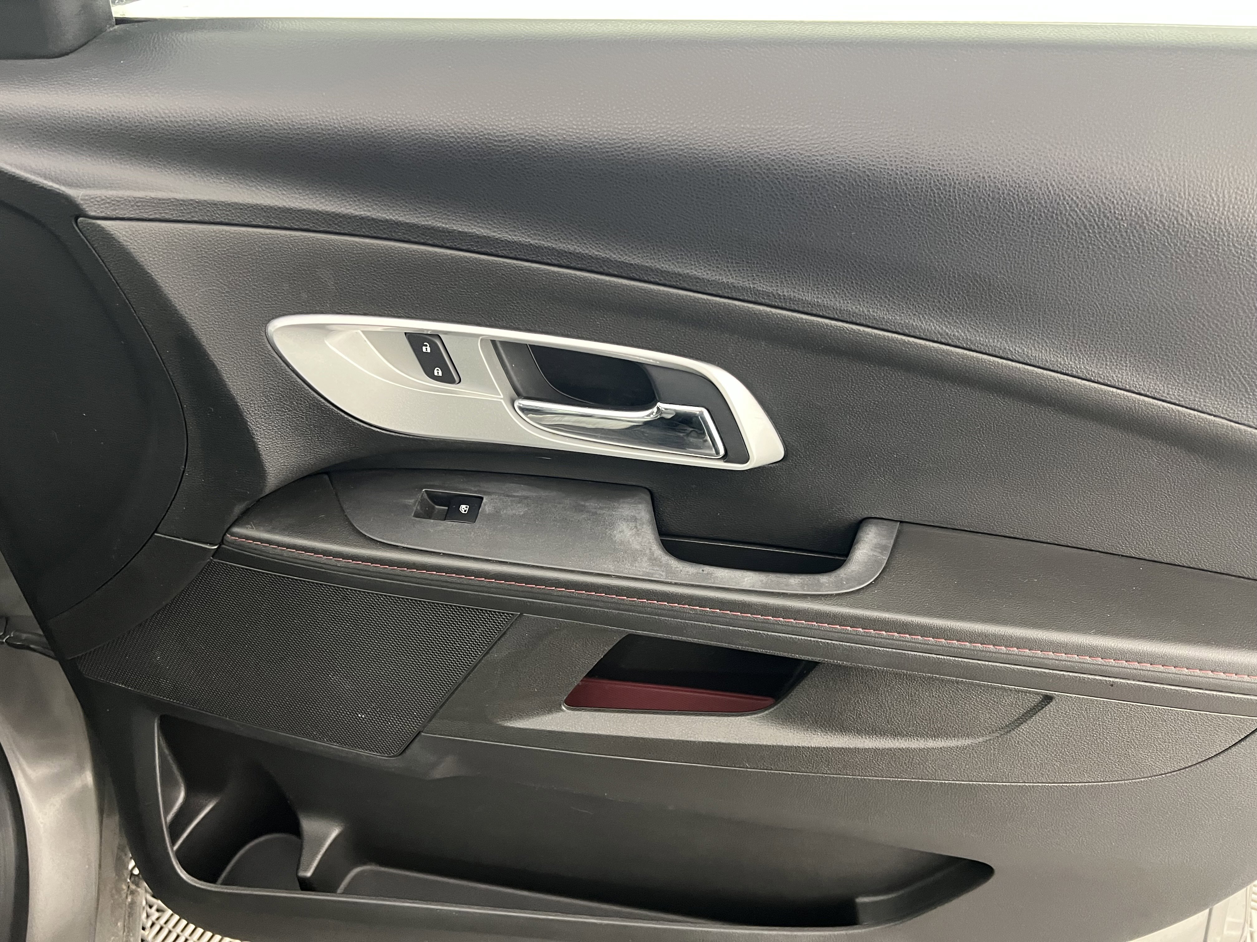 Used 2012 Chevrolet Equinox LT FWD image 24