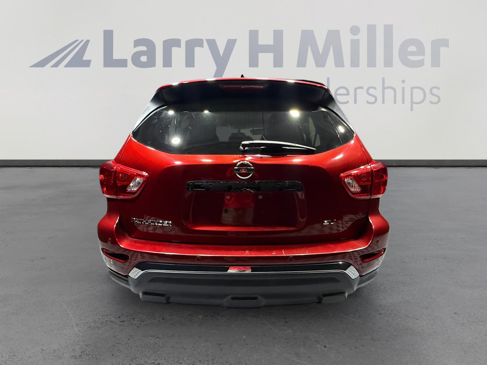 Used 2019 Nissan Pathfinder SV image 4