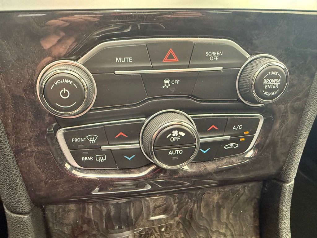 Used 2019 Chrysler 300 Limited image 19