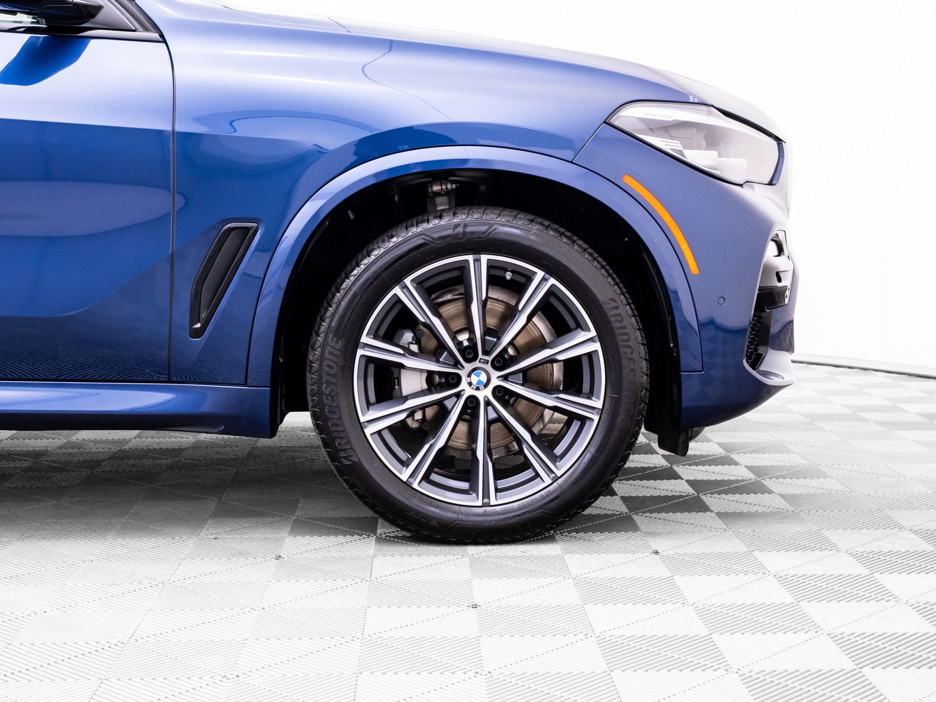 Used 2019 BMW X5 xDrive40i w/ M Sport Package AWD/4WD image 35