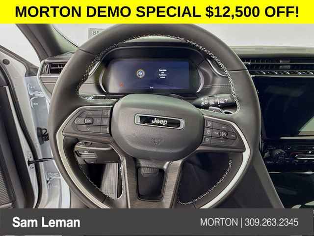 New 2025 Jeep Grand Cherokee Limited w/ Black Appearance Package image 11