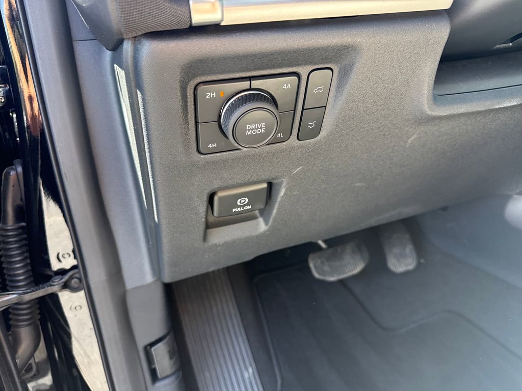 Used 2025 Ford Expedition Active AWD/4WD image 35