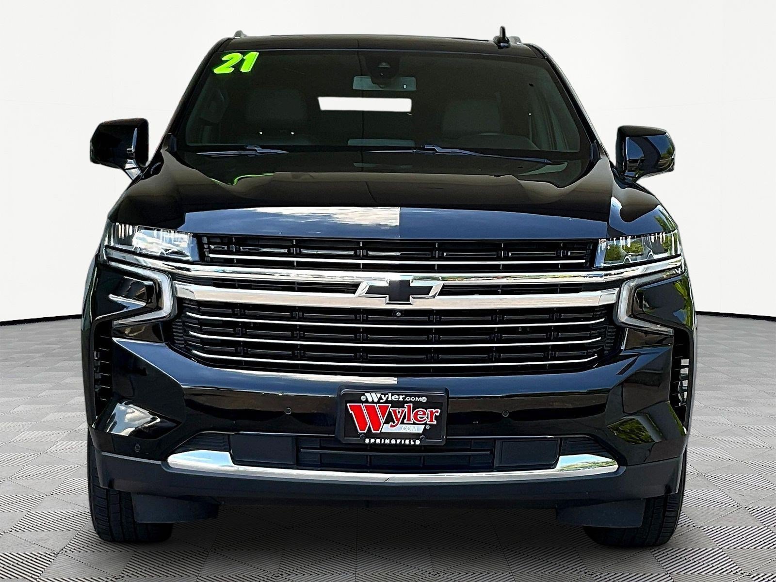 Used 2021 Chevrolet Tahoe LT w/ LT Signature Package AWD/4WD image 2