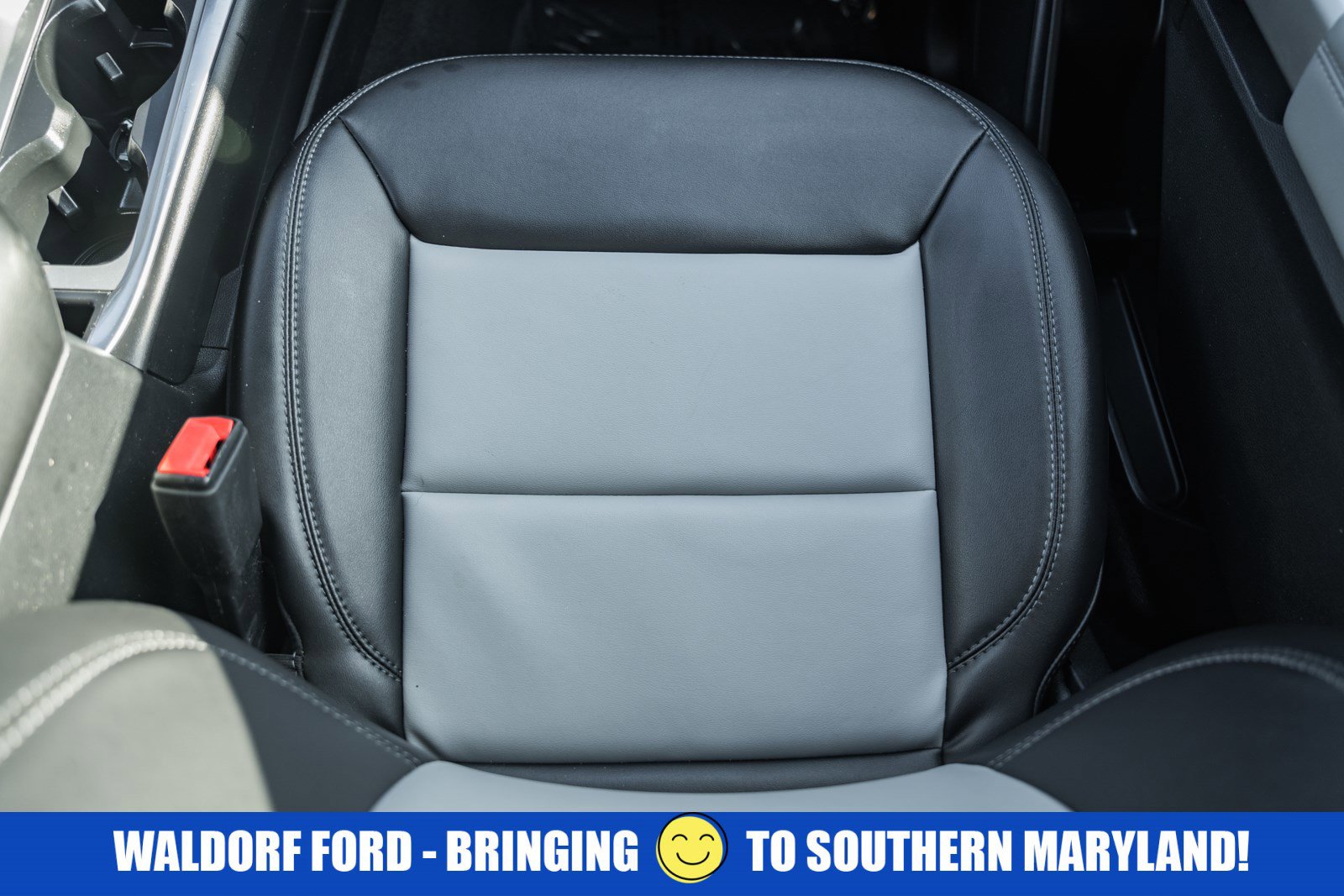 Used 2022 Ford Explorer XLT w/ Equipment Group 202A image 33