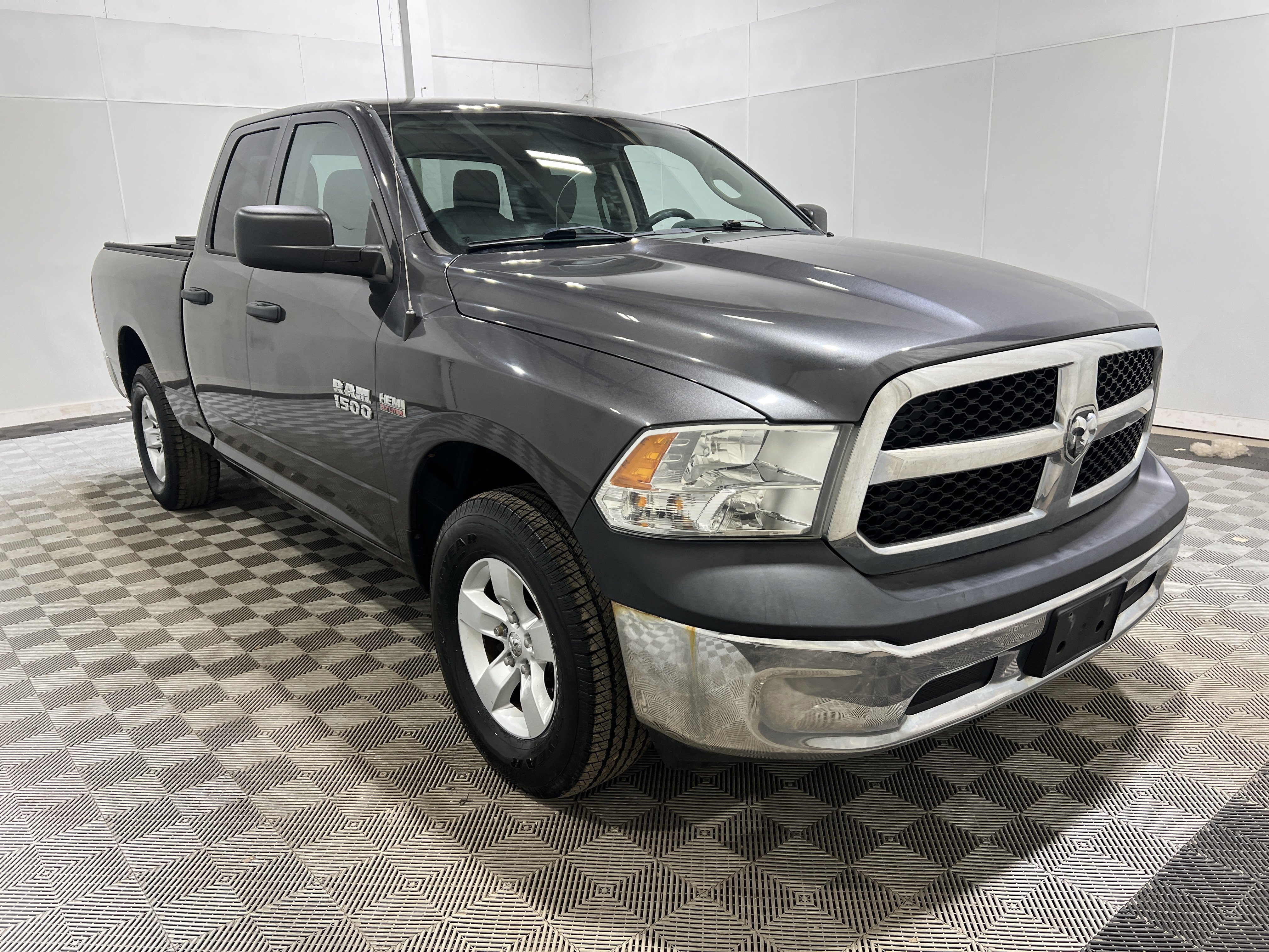 Used 2016 RAM 1500 ST w/ SXT Appearance Group AWD/4WD image 4